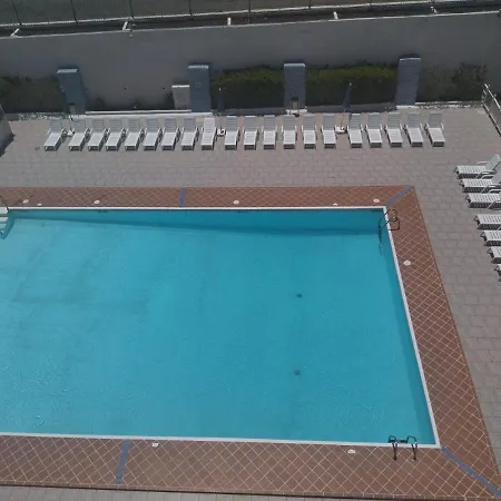 5 Min Walk From Yumbo! 517 מספאלומס