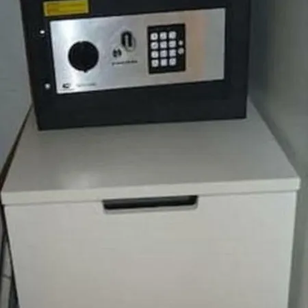 5 Min Walk From Yumbo! 517 Apartment *